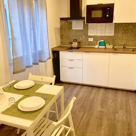 Mimi Rooms&studios Vendégház 4*