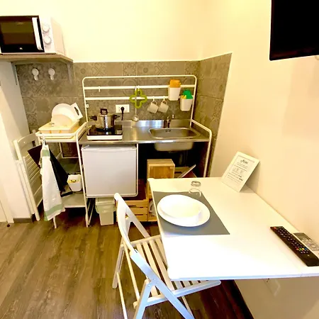 招待所 Mimi Rooms&studios 4*