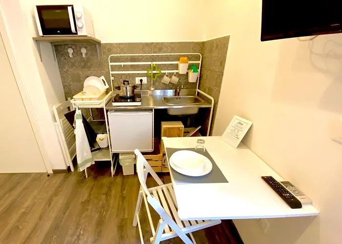 招待所 Mimi Rooms&studios 4*