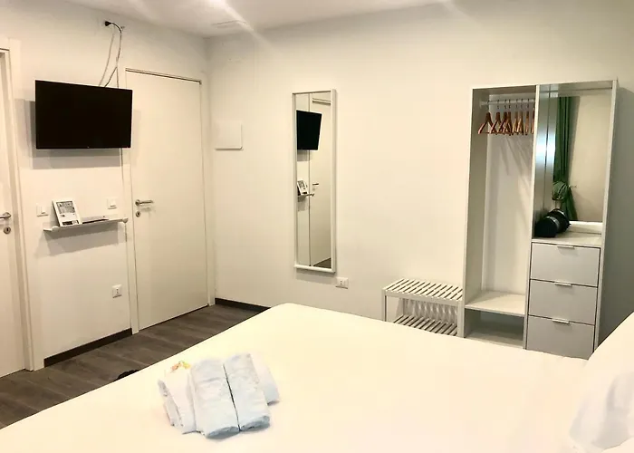 招待所 Mimi Rooms&studios