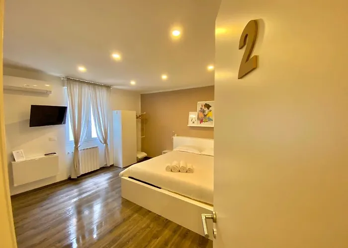 Mimi Rooms&studios 4* 的里雅斯特